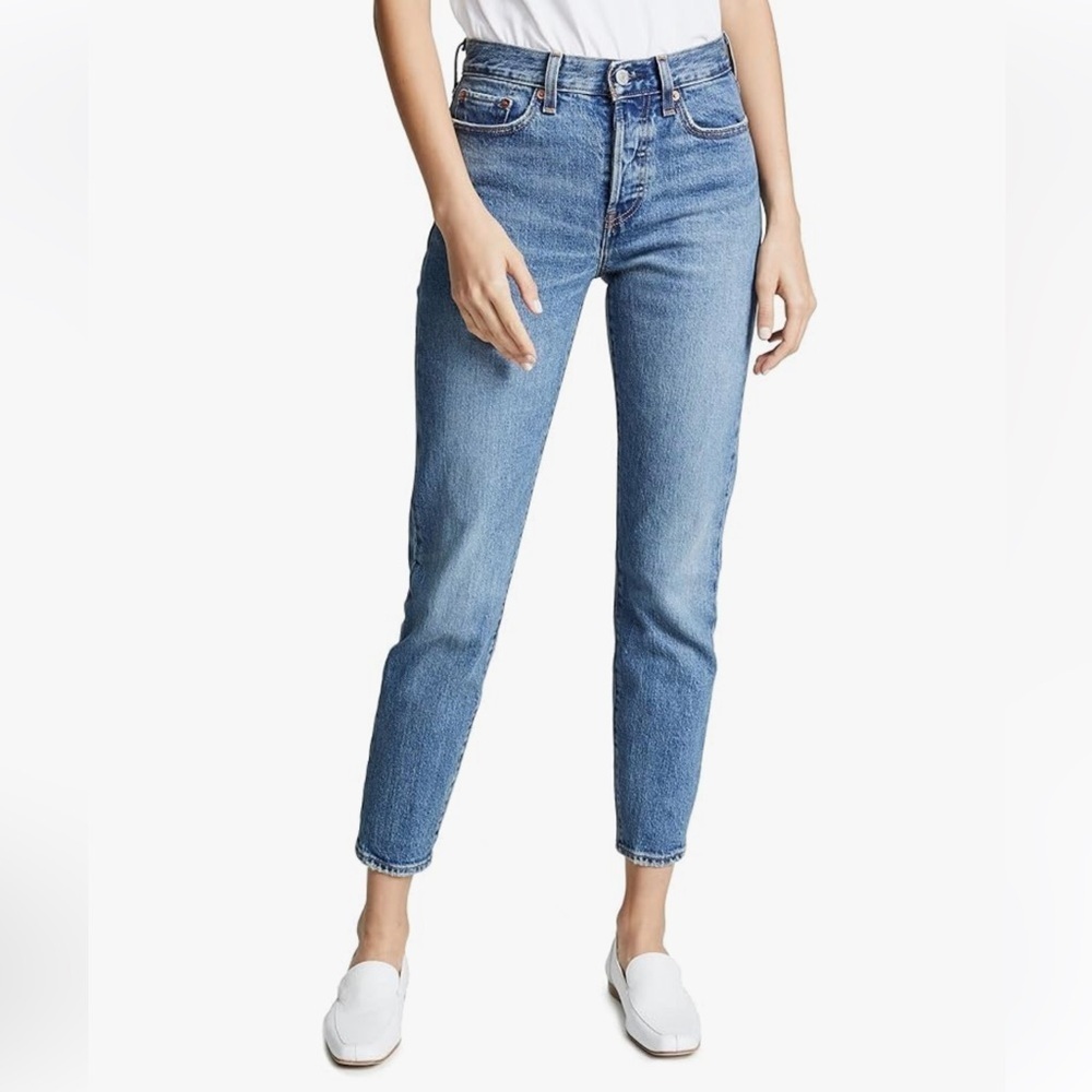 Levi's Wedgie Blue Slim Jeans with Tapered Leg size 24